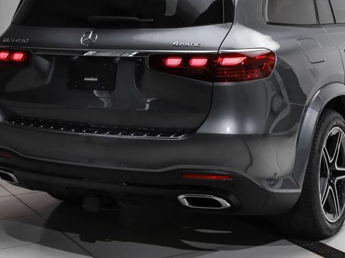 New 2026 Mercedes-Benz GLS 450 4MATIC image 4