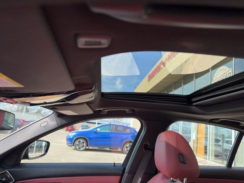 Used 2024 BMW 330i xDrive Sedan w/ M Sport Package AWD/4WD image 14