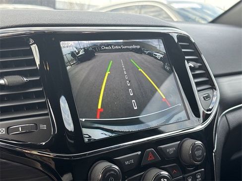 Used 2020 Jeep Grand Cherokee Limited image 17