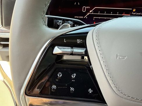 New 2026 Cadillac Escalade Platinum Sport w/ LPO, ONYX Package AWD/4WD image 33