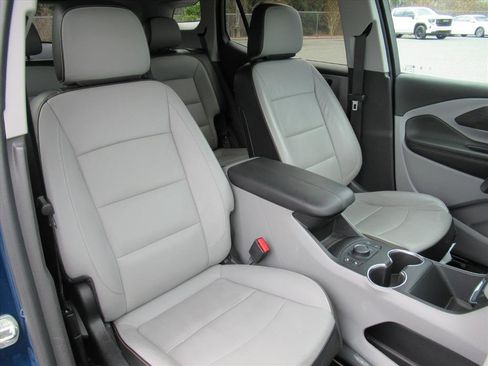 Used 2020 GMC Terrain SLT w/ Preferred Package image 9