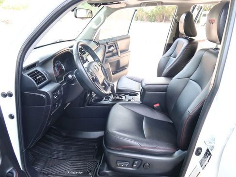 Used 2017 Toyota 4Runner TRD Off-Road Premium AWD/4WD image 15