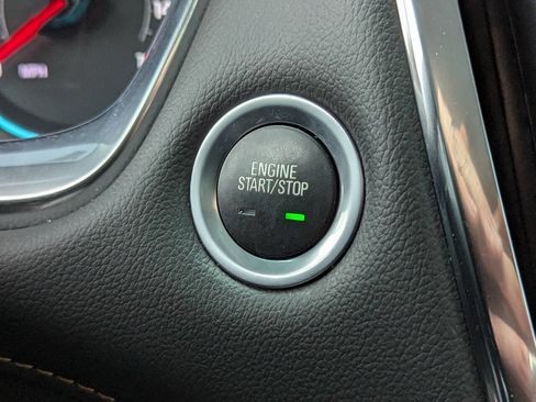 Used 2021 Chevrolet Traverse Premier image 24