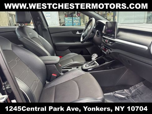 Used 2023 Kia Forte GT-Line w/ GT-Line Premium Package FWD image 18