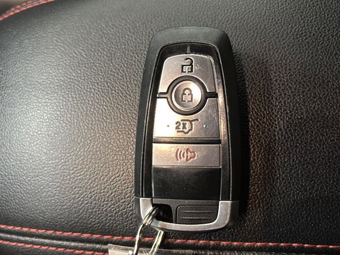 Used 2025 Ford Escape ST-Line AWD/4WD image 33
