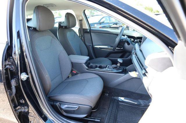 Used 2025 Kia K4 FWD image 24