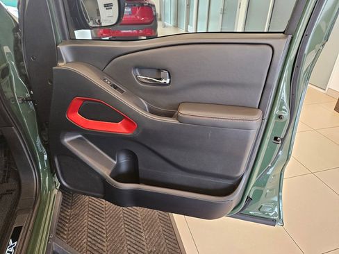 Used 2023 Nissan Frontier PRO-4X w/ Pro Convenience Package AWD/4WD image 23