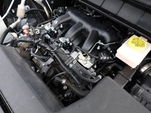 Certified 2025 Nissan Pathfinder SL image 30