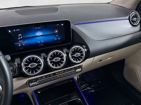 Certified 2021 Mercedes-Benz GLA 250 image 21