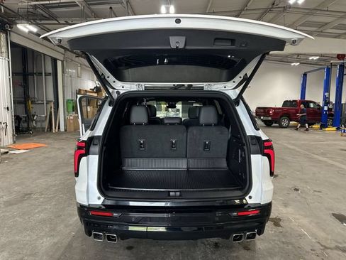 Used 2024 Chevrolet Traverse RS AWD/4WD image 25