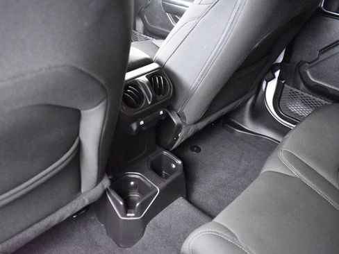 Used 2018 Jeep Wrangler Unlimited Sport S AWD/4WD image 17