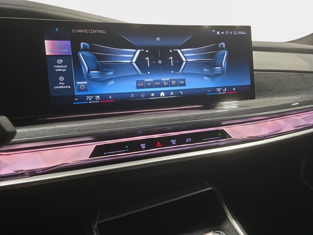 Certified 2023 BMW i7 xDrive60 AWD/4WD image 13
