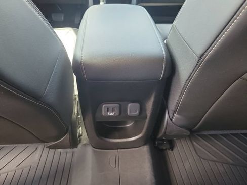 Used 2022 GMC Canyon Denali w/ Denali Black Edition Package AWD/4WD image 10
