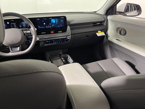 Used 2025 Hyundai Ioniq 5 SEL image 17