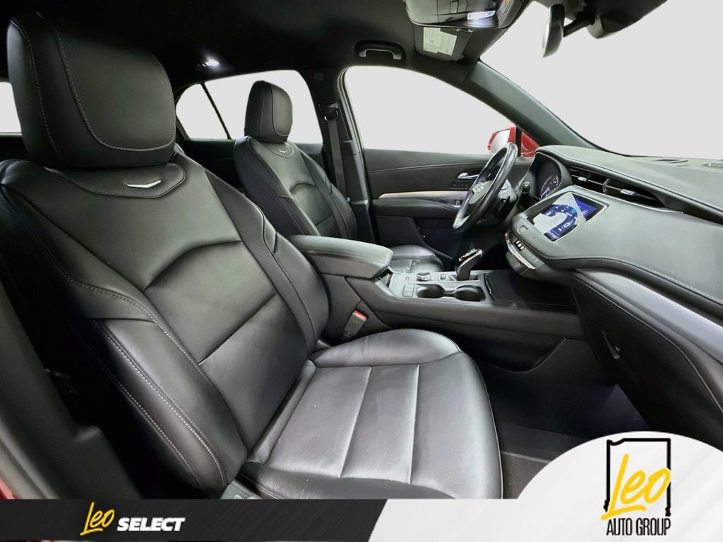 Used 2021 Cadillac XT4 Premium Luxury AWD/4WD image 29