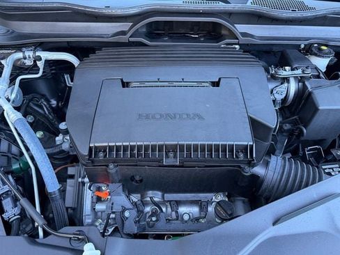 Used 2025 Honda Pilot TrailSport image 22