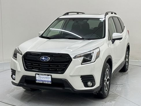 Used 2022 Subaru Forester Premium w/ Popular Package #1 image 1