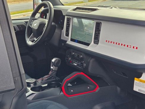 New 2025 Ford Bronco Heritage Edition image 7