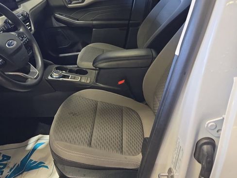 Used 2022 Ford Escape SE FWD image 7
