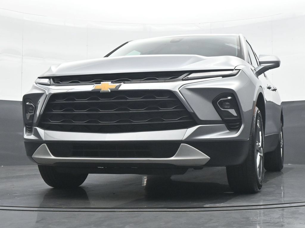 Used 2025 Chevrolet Blazer LT FWD image 26