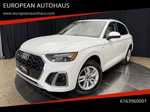 Used 2024 Audi Q5 2.0T Premium w/ Convenience Package AWD/4WD image 1