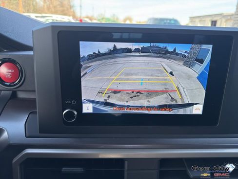 Used 2024 Toyota Tacoma TRD Off-Road image 20