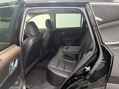 Used 2023 Nissan Rogue SV w/ SV Premium B Package image 22