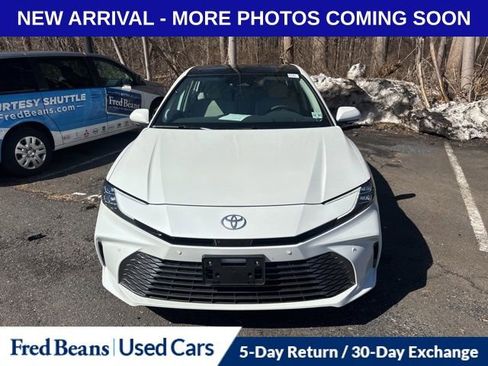 Used 2025 Toyota Camry XLE w/ Premium Plus Package image 2