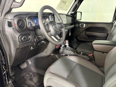 New 2026 Jeep Gladiator Rubicon w/ Whitecap Package AWD/4WD image 22