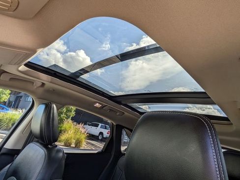 Used 2020 Ford Escape Titanium image 22