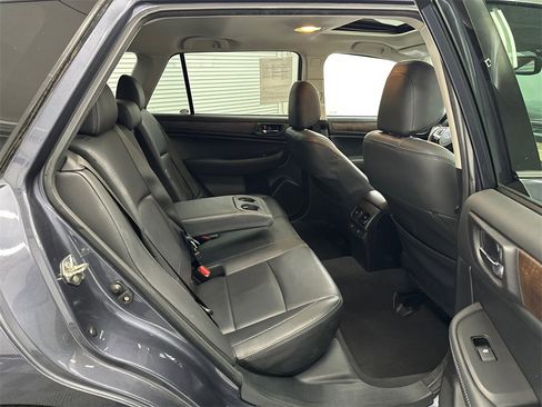 Used 2016 Subaru Outback 2.5i Limited image 12