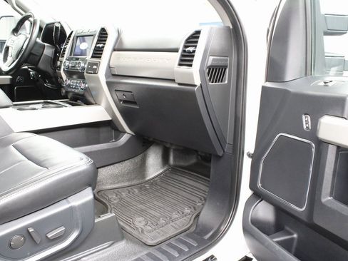 Used 2021 Ford F250 Lariat image 37