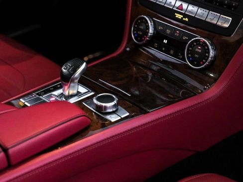 Used 2016 Mercedes-Benz SL 550 image 23
