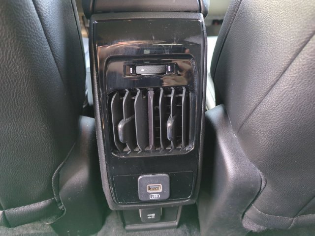Used 2024 Jeep Compass Latitude AWD/4WD image 16