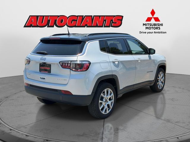 Used 2025 Jeep Compass Limited AWD/4WD image 2