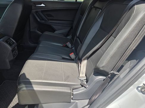 Used 2019 Volkswagen Tiguan SE w/ Panoramic Sunroof Package FWD image 23