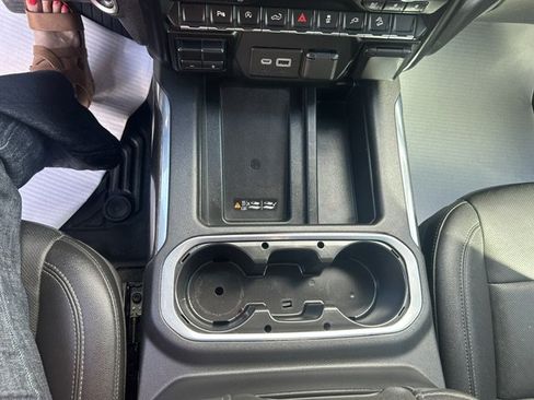 Used 2022 Chevrolet Silverado 1500 LTZ AWD/4WD image 25