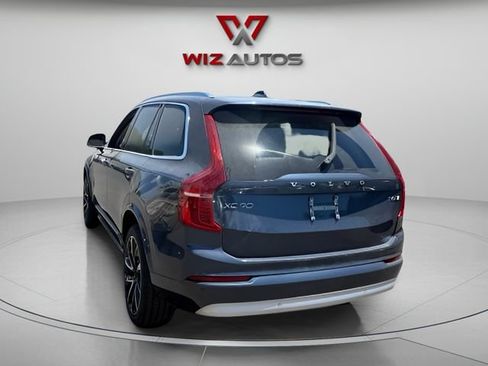 Used 2022 Volvo XC90 T6 Momentum w/ Advanced Package AWD/4WD image 3