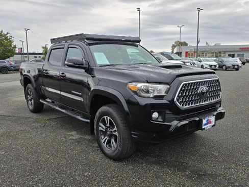 Used 2019 Toyota Tacoma TRD Sport AWD/4WD image 1