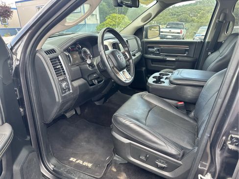 Used 2018 RAM 1500 Laramie w/ Convenience Group AWD/4WD image 11