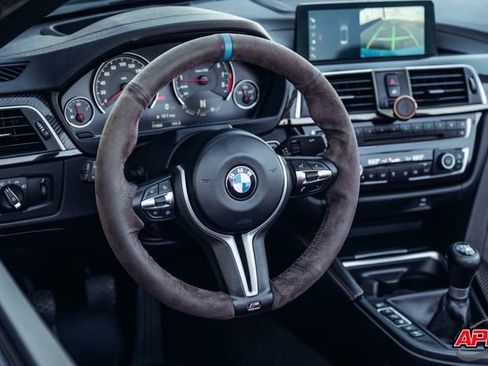 Used 2018 BMW M4 Convertible w/ Competition Package image 6