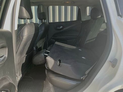 Used 2018 Jeep Compass Latitude w/ Popular Equipment Group image 20