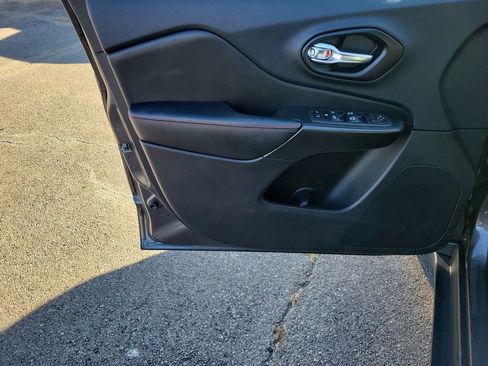 Used 2022 Jeep Cherokee Trailhawk w/ Technology Group B image 23