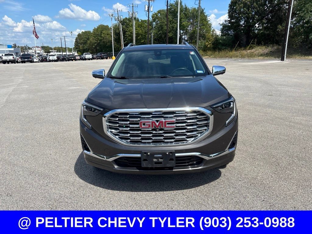 Used 2020 GMC Terrain Denali w/ Denali Premium Package AWD/4WD image 2