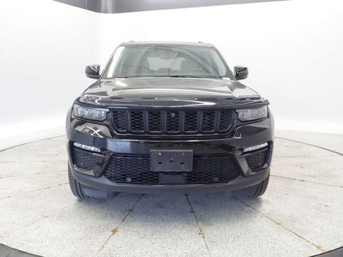 Used 2023 Jeep Grand Cherokee Limited w/ Luxury Tech Group II AWD/4WD image 12