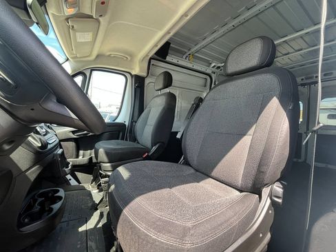Used 2023 RAM ProMaster 2500 FWD image 11