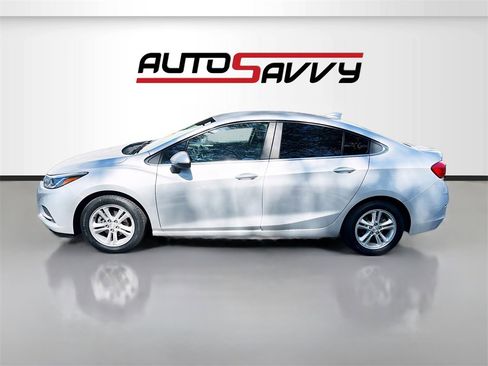 Used 2018 Chevrolet Cruze LT image 4