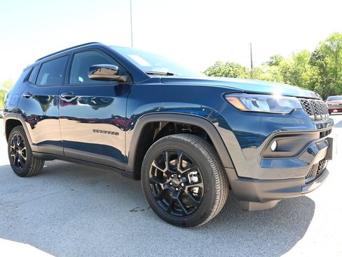 New 2026 Jeep Compass Latitude AWD/4WD image 4