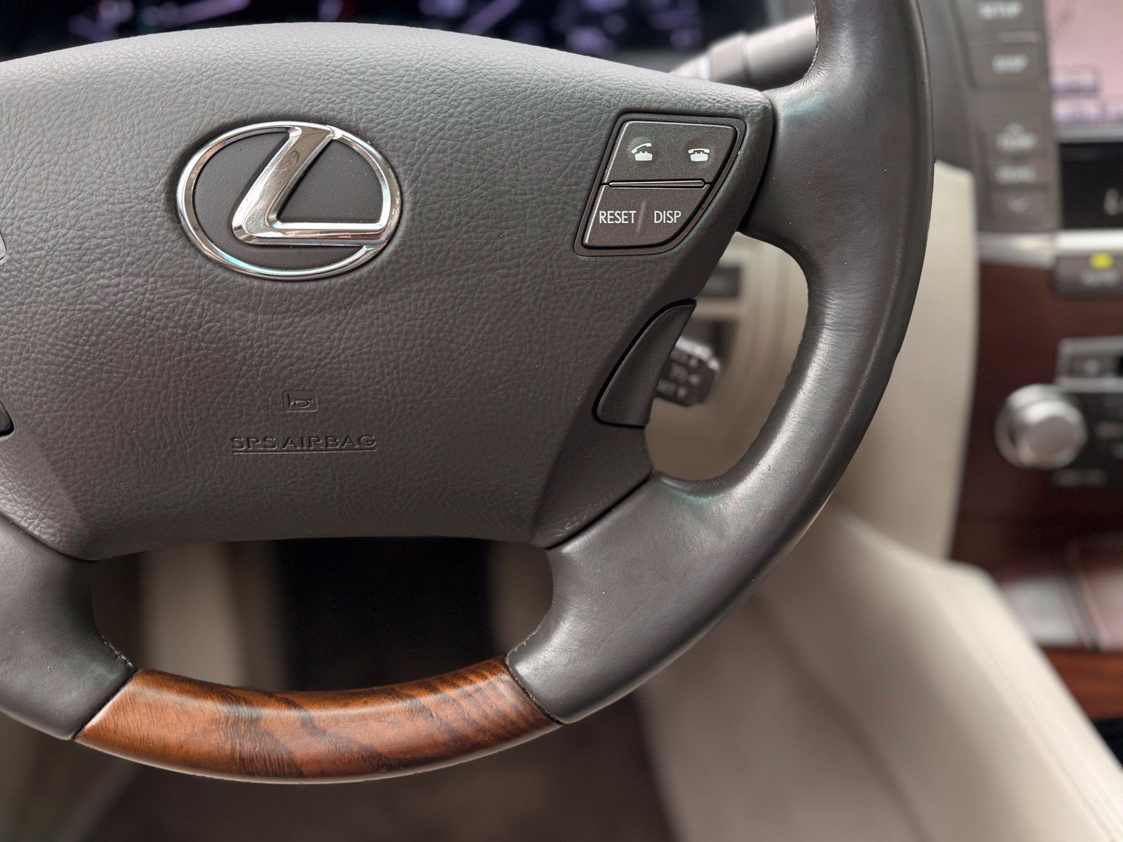 Used 2011 Lexus LS 460 w/ Comfort Pkg RWD image 27