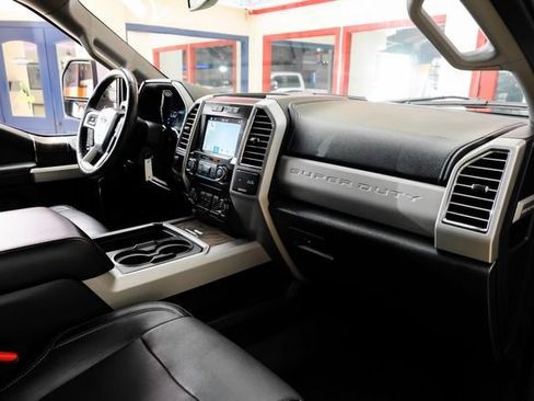 Used 2017 Ford F250 Lariat w/ Lariat Value Package AWD/4WD image 13